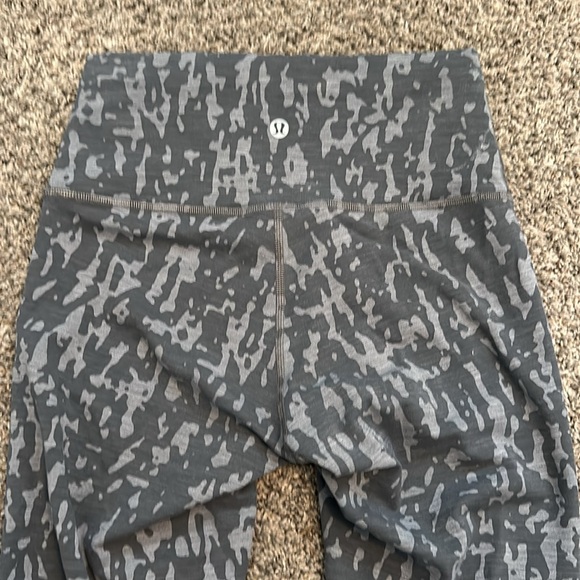 Lululemon Wunder Train Leggings 23” - Picture 4 of 5